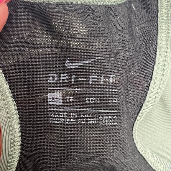 Nike Size XS Sports Bra Racerback Green Neon Strappy Padded Pullover Stretch - Picture 9 of 10